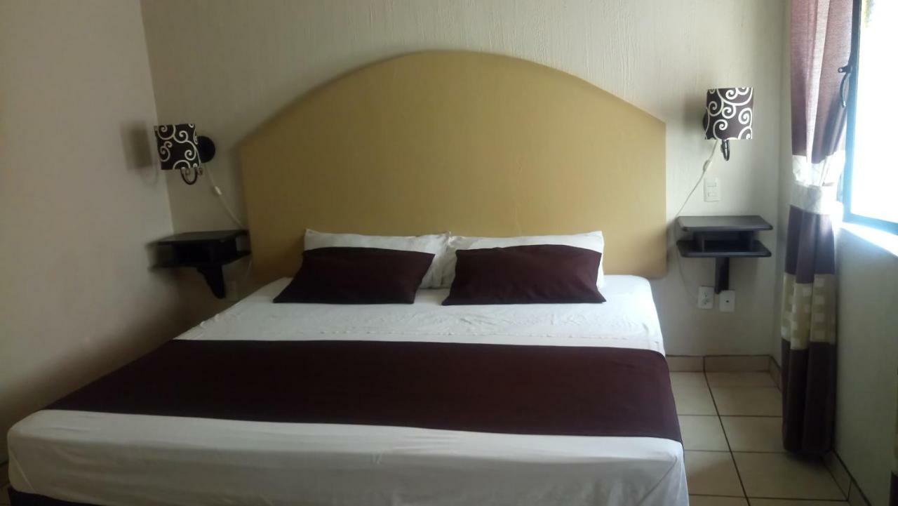 Hotel Brambila Union de Tula Exteriör bild